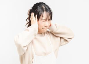 騒がない